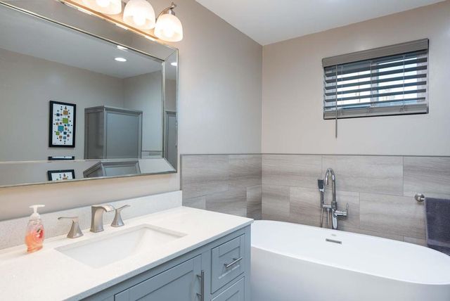 64 Calle De Estrellas, Palm Springs, CA 92264