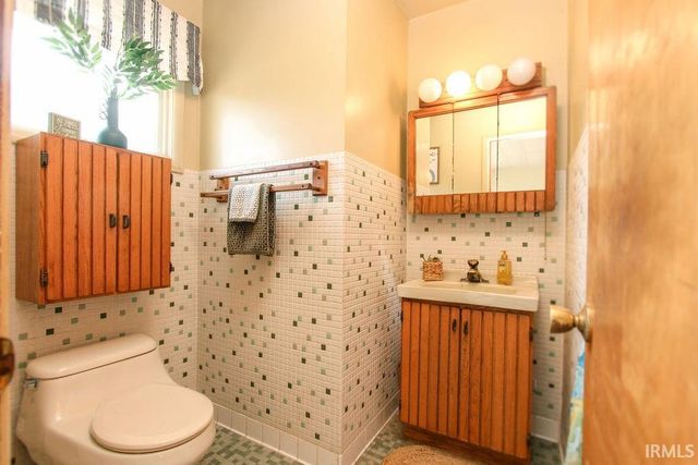 54850 County Line Road, New Carlisle, IN 46552