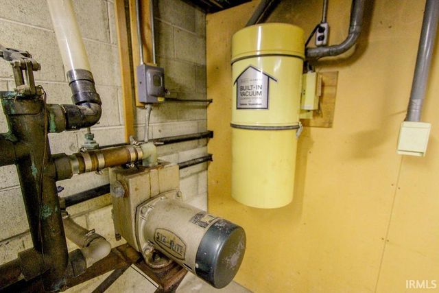 54850 County Line Road, New Carlisle, IN 46552