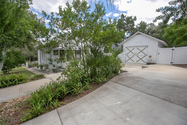 1056 STEVENS STREET, Lake Helen, FL 32744