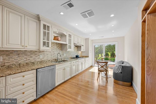 816 CONSTELLATION DR, Great Falls, VA 22066