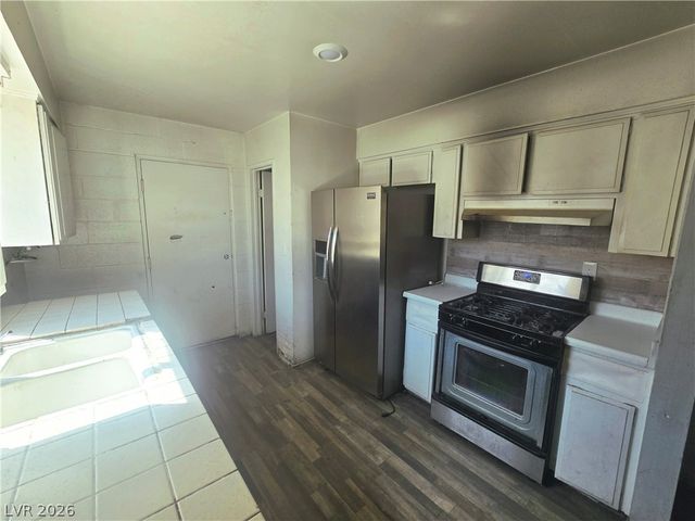 872 Count Wutzke Avenue, Las Vegas, NV 89119