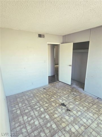 872 Count Wutzke Avenue, Las Vegas, NV 89119