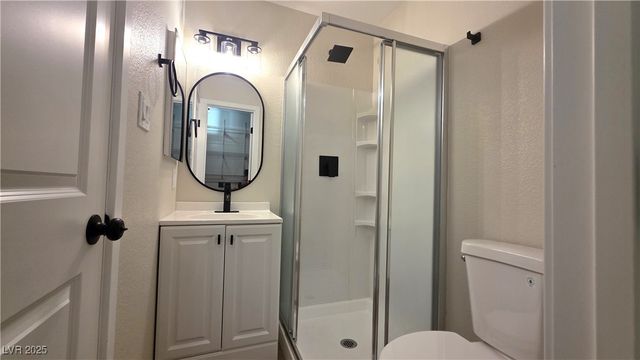 797 East Harmon Avenue 14, Las Vegas, NV 89119