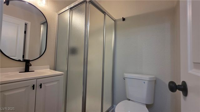 797 East Harmon Avenue 14, Las Vegas, NV 89119