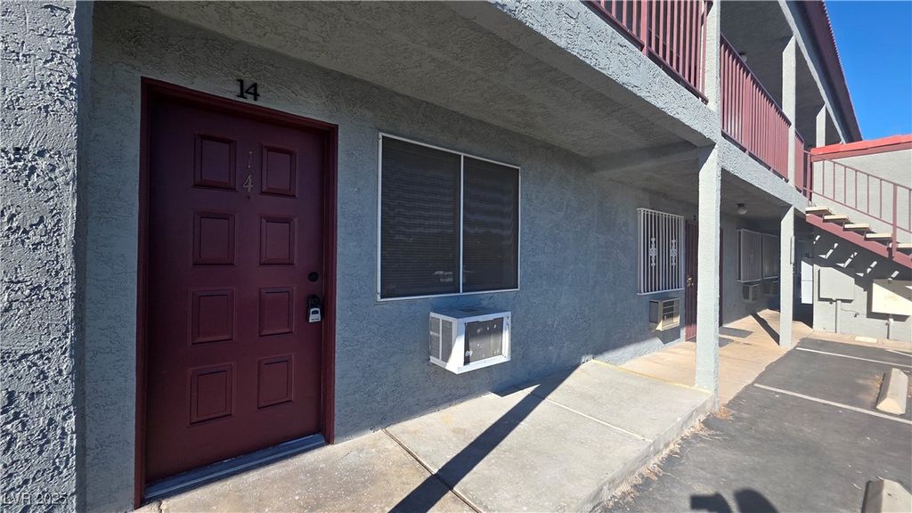 797 East Harmon Avenue 14, Las Vegas, NV 89119