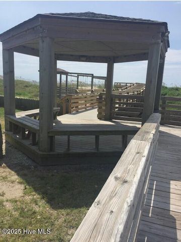 303 Henderson Boulevard 14, Atlantic Beach, NC 28512