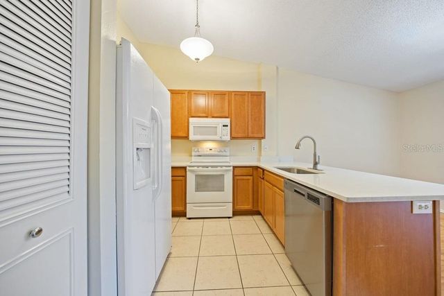 4071 SHORESIDE CIRCLE, Tampa, FL 33618