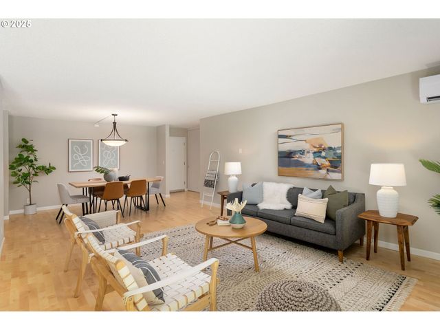 2393 Sw PARK Pl 106, Portland, OR 97205