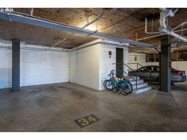 2393 Sw PARK Pl 106, Portland, OR 97205