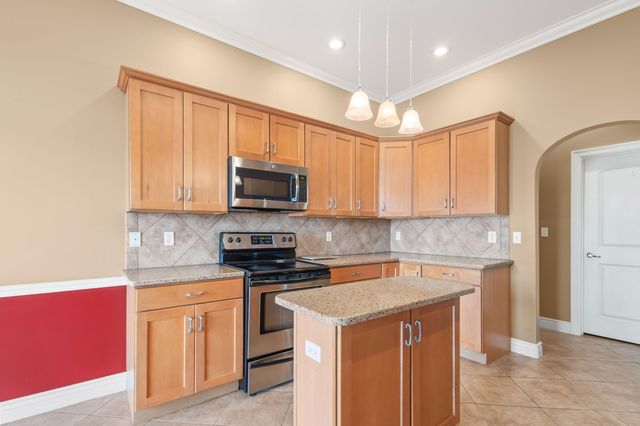 3303 RED BAY CREEK RD, Columbia, MO 65203