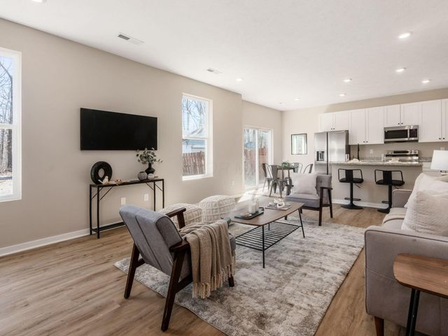 352 Postle Boulevard, Columbus, OH 43228