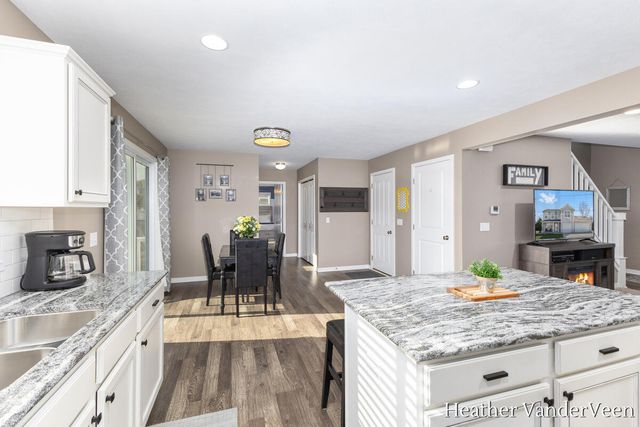 6286 Sheldon Drive, Hudsonville, MI 49426