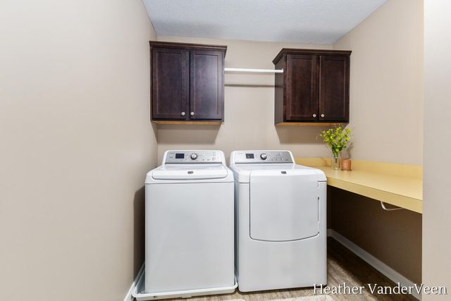 6286 Sheldon Drive, Hudsonville, MI 49426