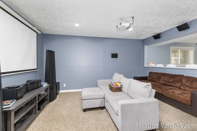 6286 Sheldon Drive, Hudsonville, MI 49426