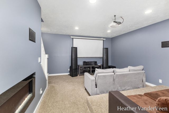 6286 Sheldon Drive, Hudsonville, MI 49426