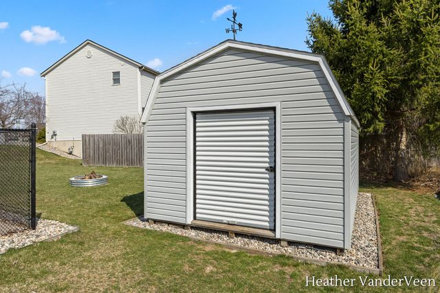 6286 Sheldon Drive, Hudsonville, MI 49426