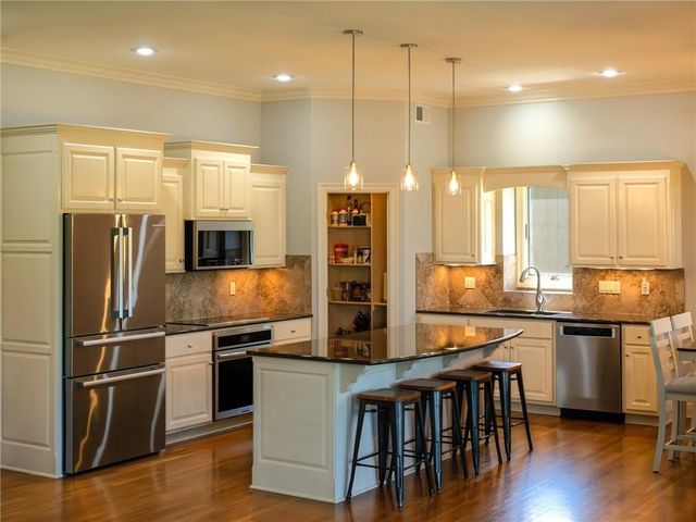 15002 S Glen Eyrie Street, Olathe, KS 66061