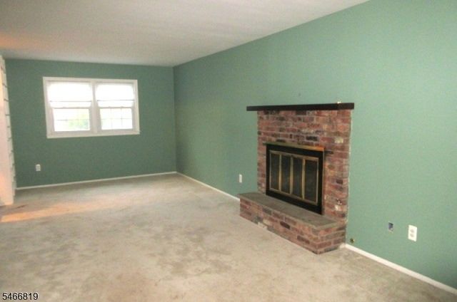 11 Ellam Dr, Randolph Twp., NJ 07869