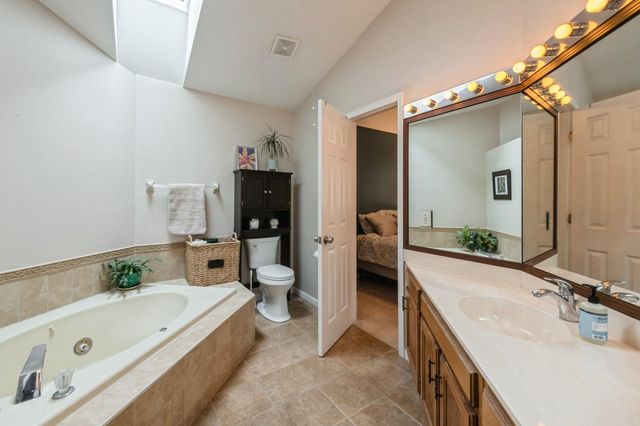 6708 Amherst Lane, Eden Prairie, MN 55346