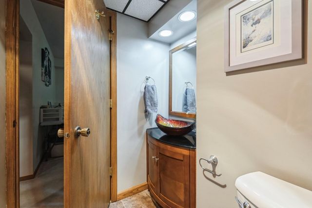 6708 Amherst Lane, Eden Prairie, MN 55346
