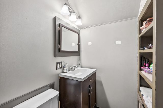 632 Manomin Avenue, Saint Paul, MN 55107