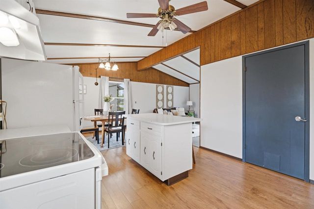 920 N LARK STREET, Oshkosh, WI 54902