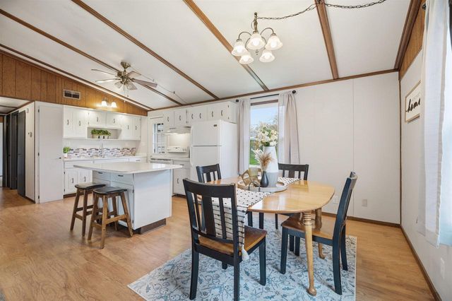 920 N LARK STREET, Oshkosh, WI 54902