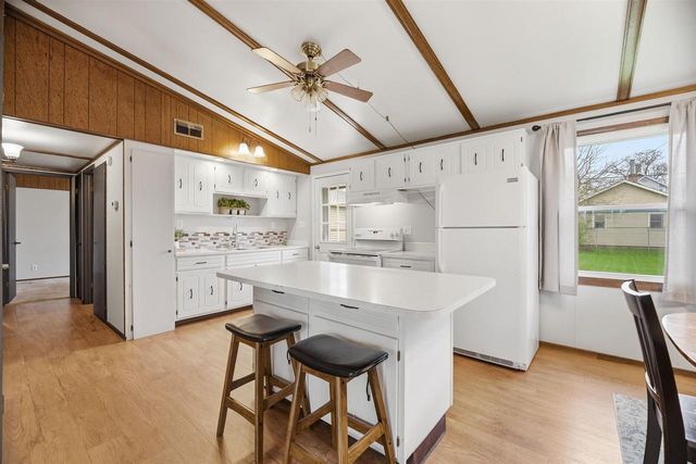 920 N LARK STREET, Oshkosh, WI 54902