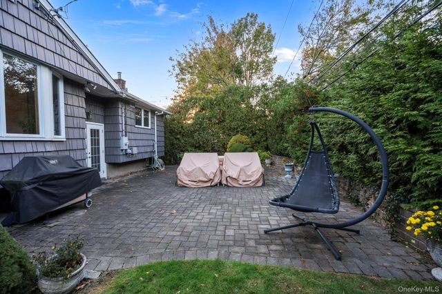 158 Old Courthouse Road, Manhasset Hills, NY 11040