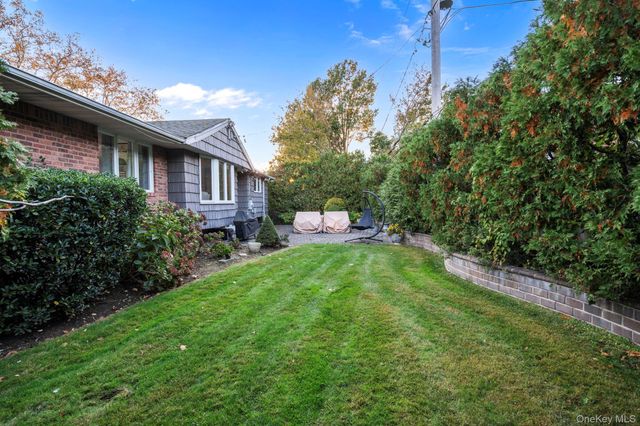 158 Old Courthouse Road, Manhasset Hills, NY 11040