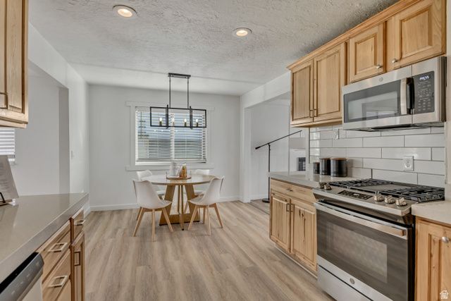 1119 E 10600 S, Sandy, UT 84094