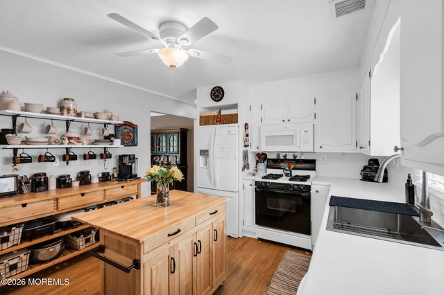 177 10th Street, Belford, NJ 07718