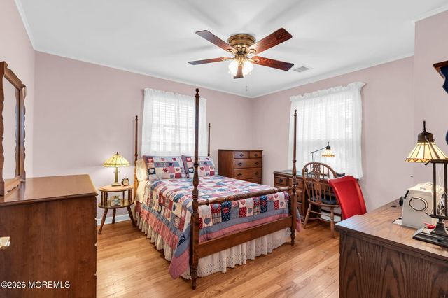 177 10th Street, Belford, NJ 07718