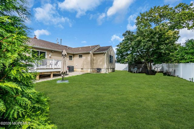177 10th Street, Belford, NJ 07718