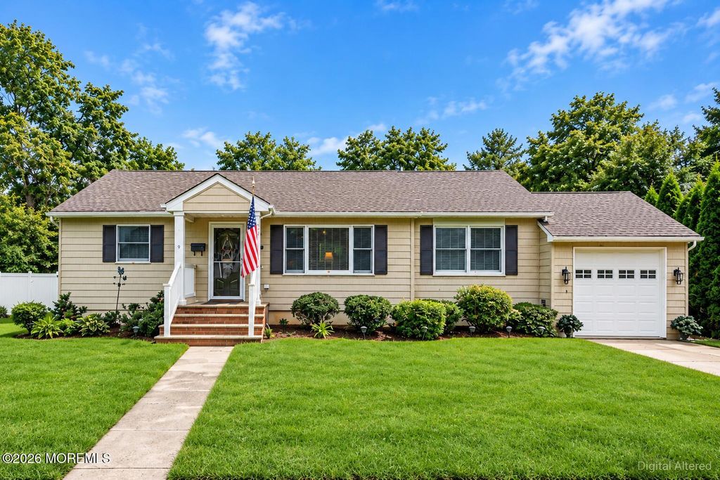 177 10th Street, Belford, NJ 07718