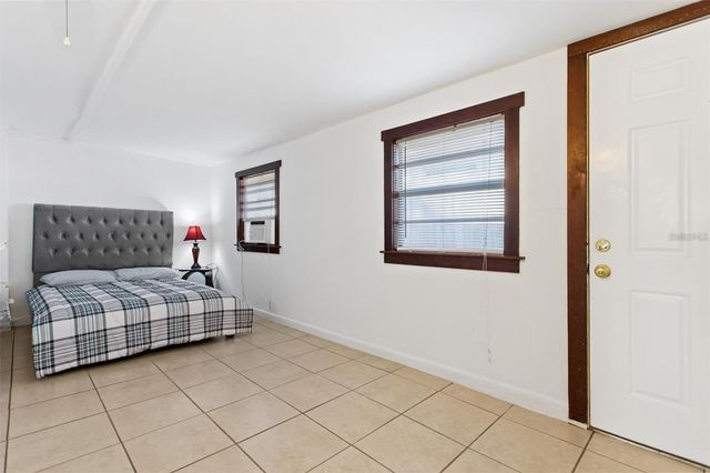 904 LAKEVIEW ROAD Unit B, Clearwater, FL 33756