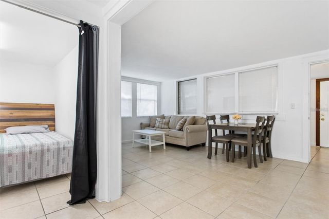 904 LAKEVIEW ROAD Unit B, Clearwater, FL 33756