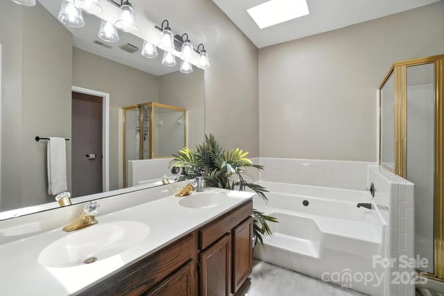 3325 Fortis Lane, Matthews, NC 28105