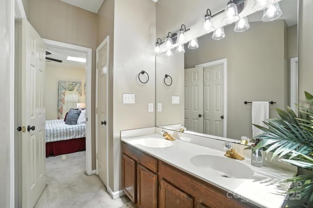 3325 Fortis Lane, Matthews, NC 28105