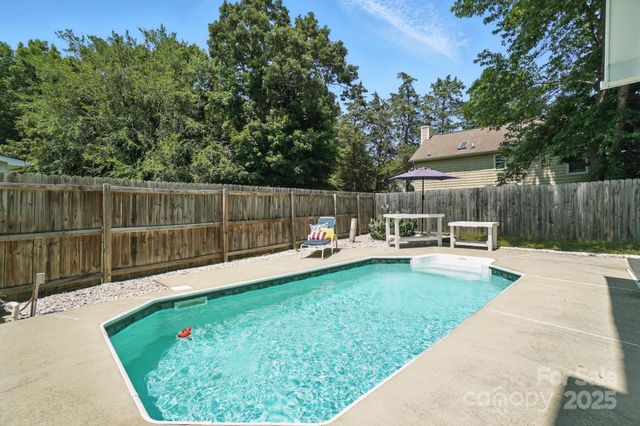 3325 Fortis Lane, Matthews, NC 28105