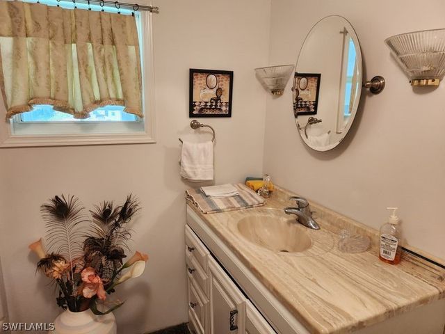 26256 Duchess LN, Bonita Springs, FL 34135