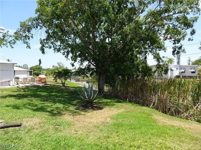 26256 Duchess LN, Bonita Springs, FL 34135