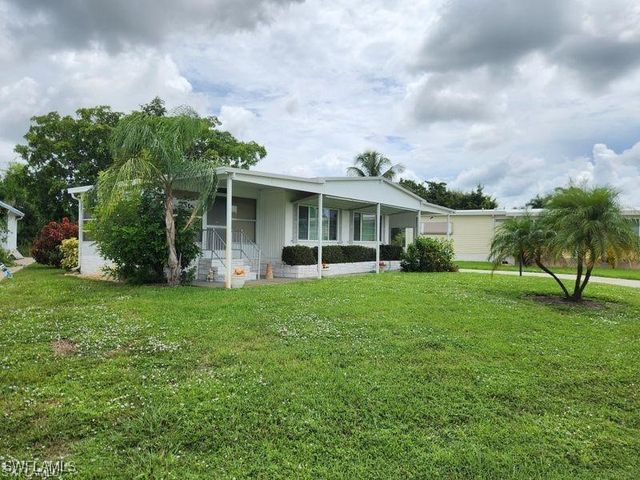 26256 Duchess LN, Bonita Springs, FL 34135