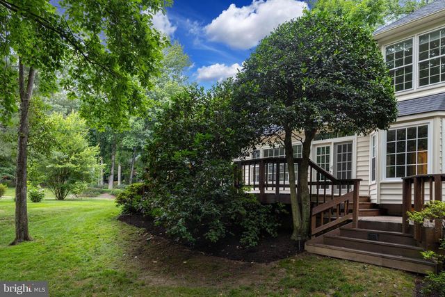 9721 S PARK CIR, Fairfax Station, VA 22039