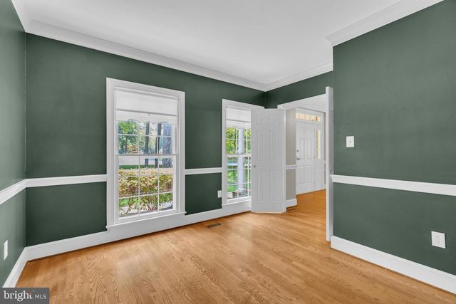 9721 S PARK CIR, Fairfax Station, VA 22039