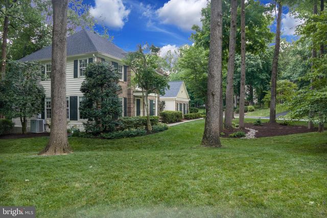 9721 S PARK CIR, Fairfax Station, VA 22039