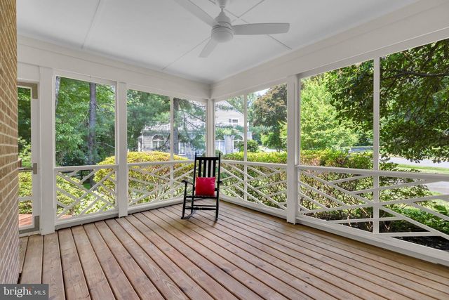 9721 S PARK CIR, Fairfax Station, VA 22039