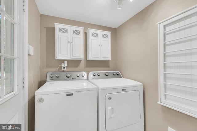 9721 S PARK CIR, Fairfax Station, VA 22039