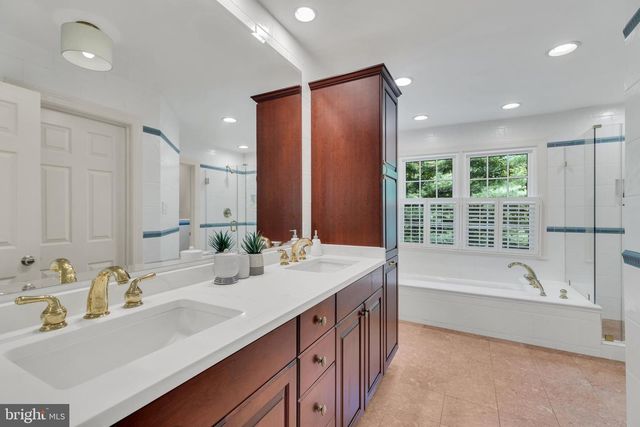9721 S PARK CIR, Fairfax Station, VA 22039